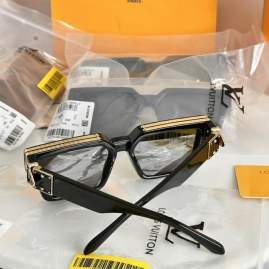 Picture of Louis Vuitton Sunglasses _SKUfw75841799fw